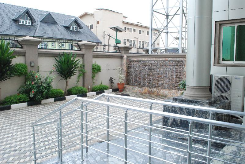 Governor'S Apartments Bale Akiosi エクステリア 写真